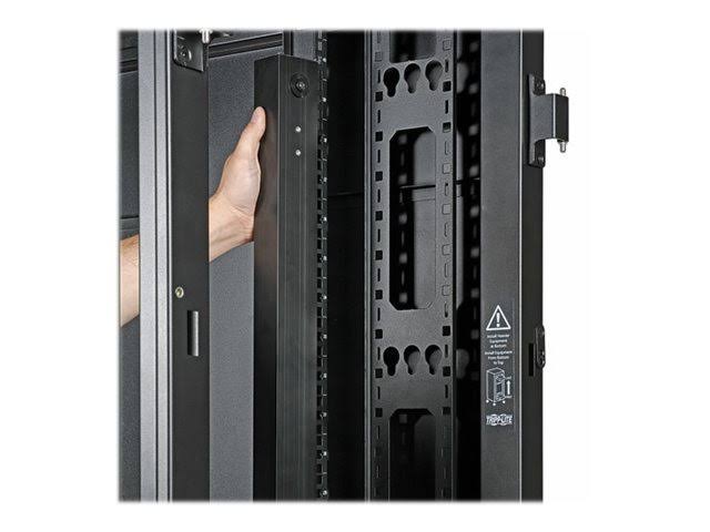 3-Phase Metered 240v-230v-220v 11.5kW C13 C19 Vertical PDU Q7129
