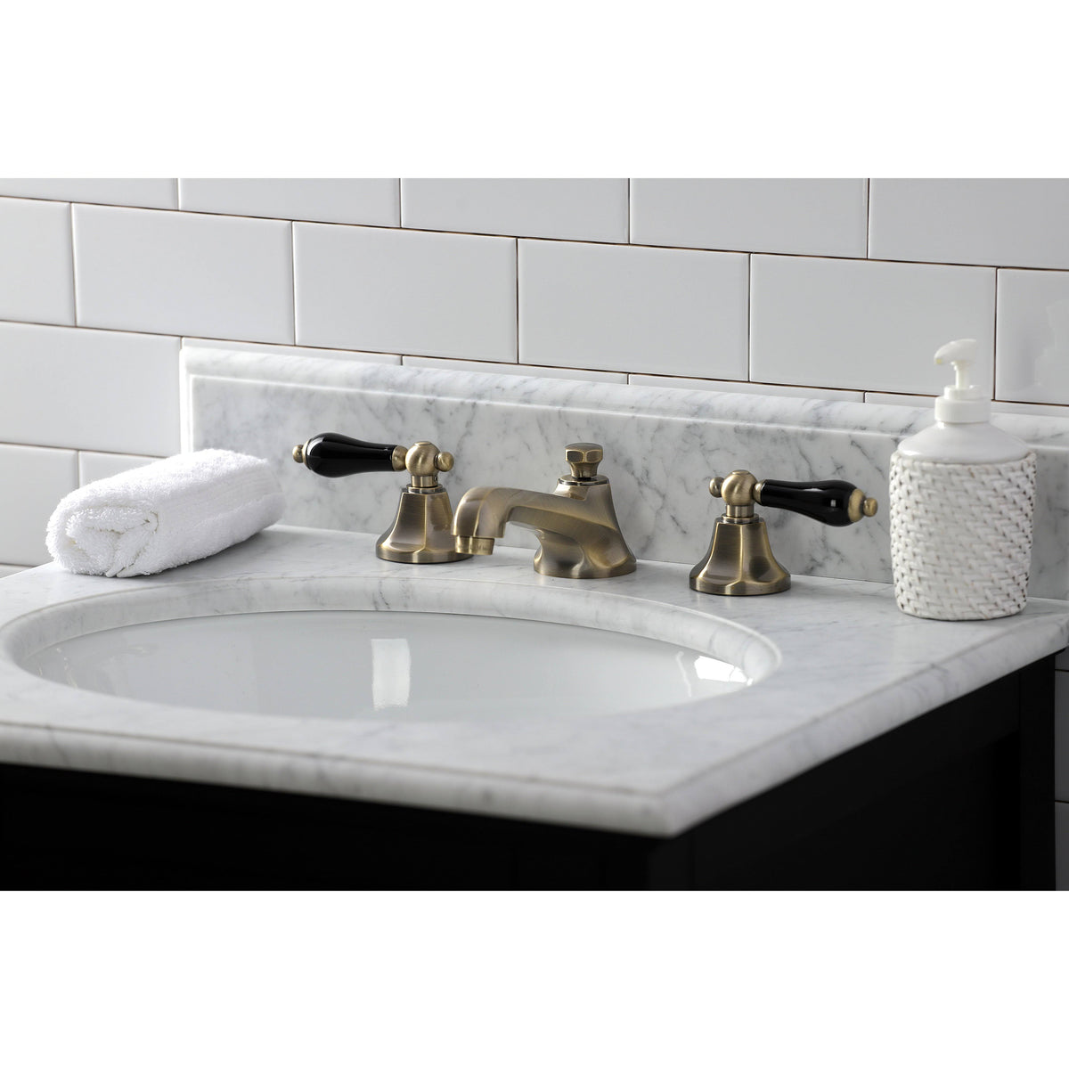 Polished Nickel Widespread Bathroom Faucet V610