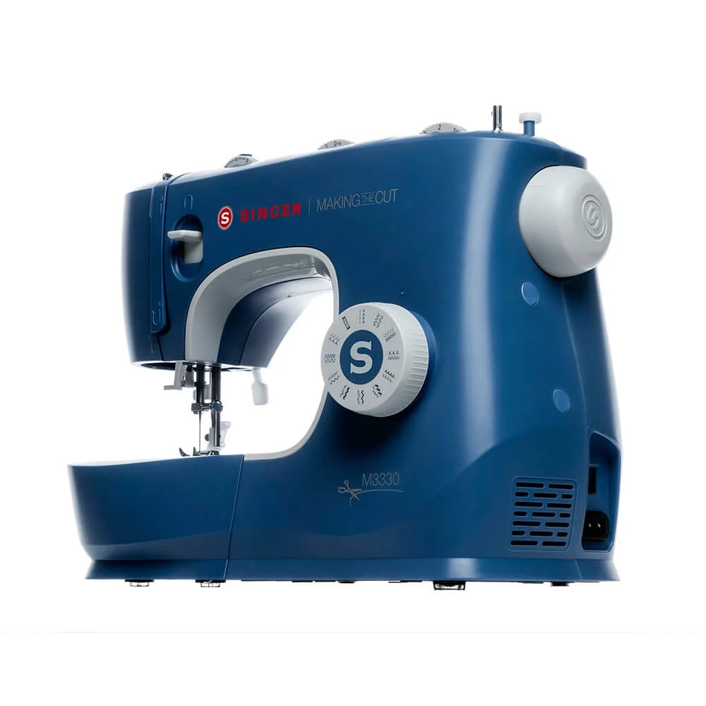 Refurbished Sewing Machine with Accessories O5282
