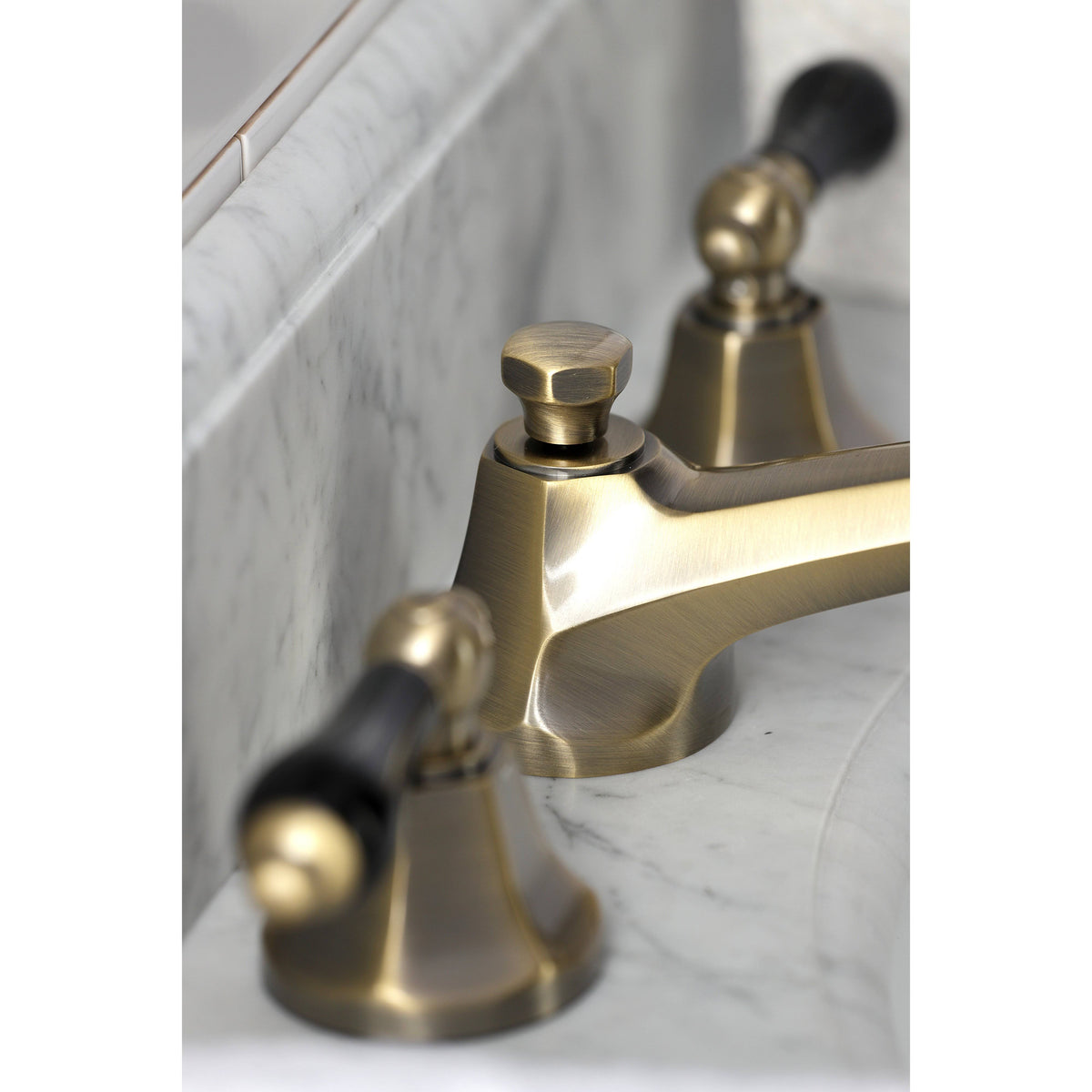 Polished Nickel Widespread Bathroom Faucet V610