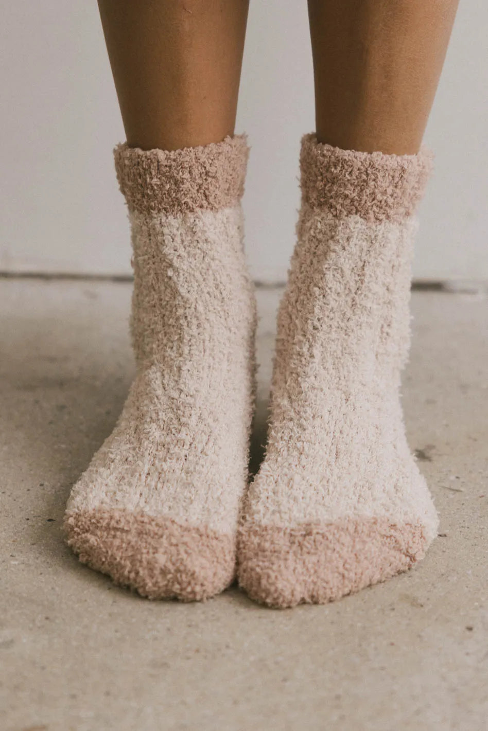 Fuzzy Contrast Socks in Tan F62094