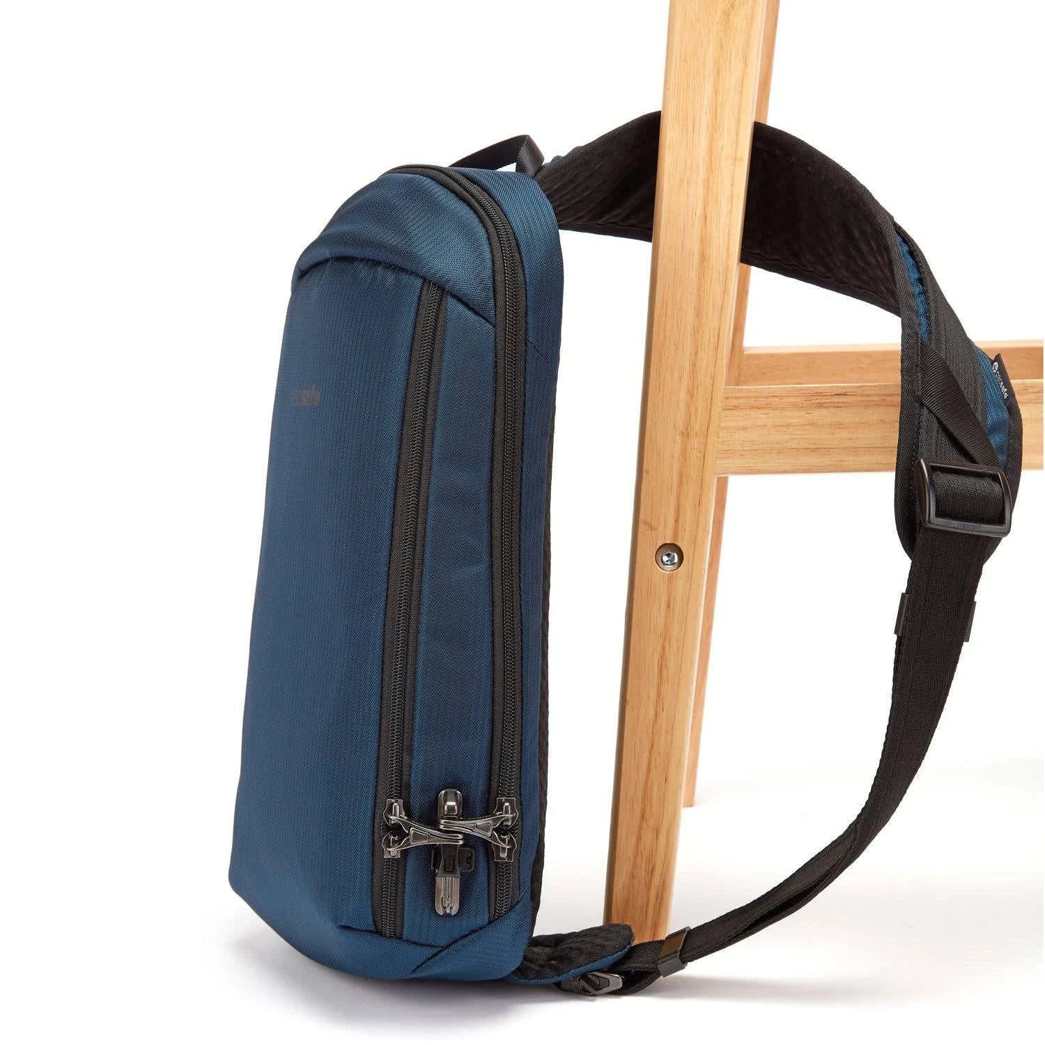 Black Anti Theft Sling Pack D69719