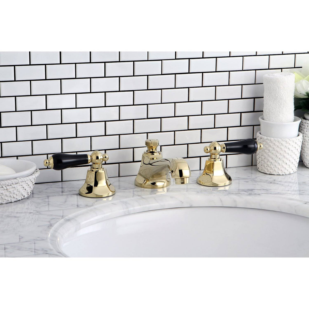 Polished Nickel Widespread Bathroom Faucet V610