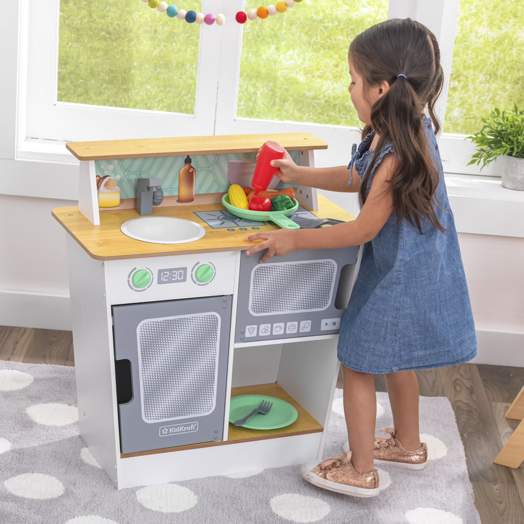 10 Piece Wooden Play Kitchen W22204