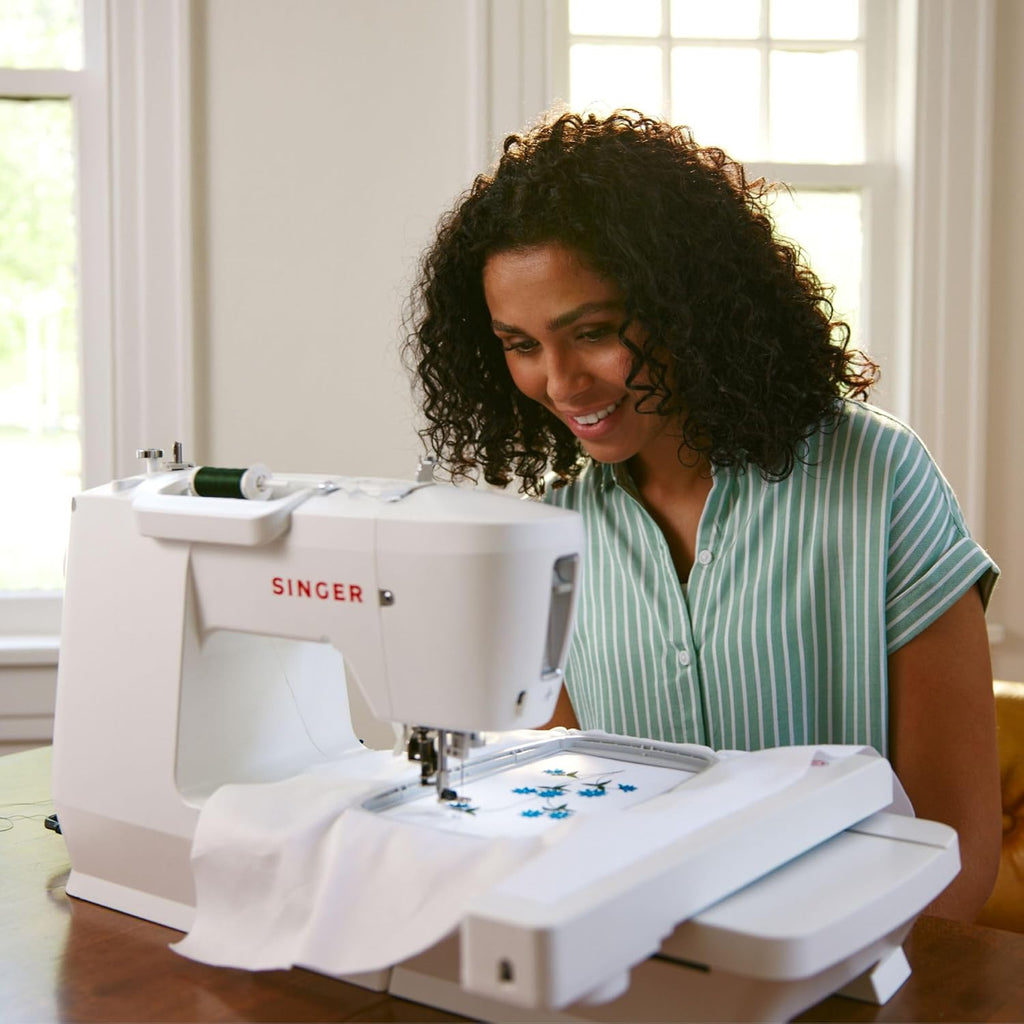 Sewing and Embroidery Machine E7660