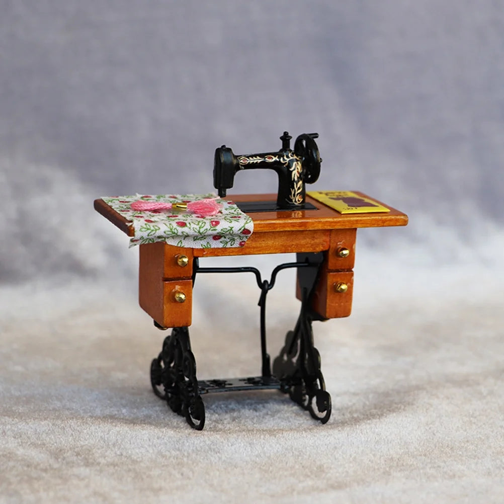 Vintage Mini Stitching Machinery Dollhouse Sewing Machine Wooden Metal Cloth A63678