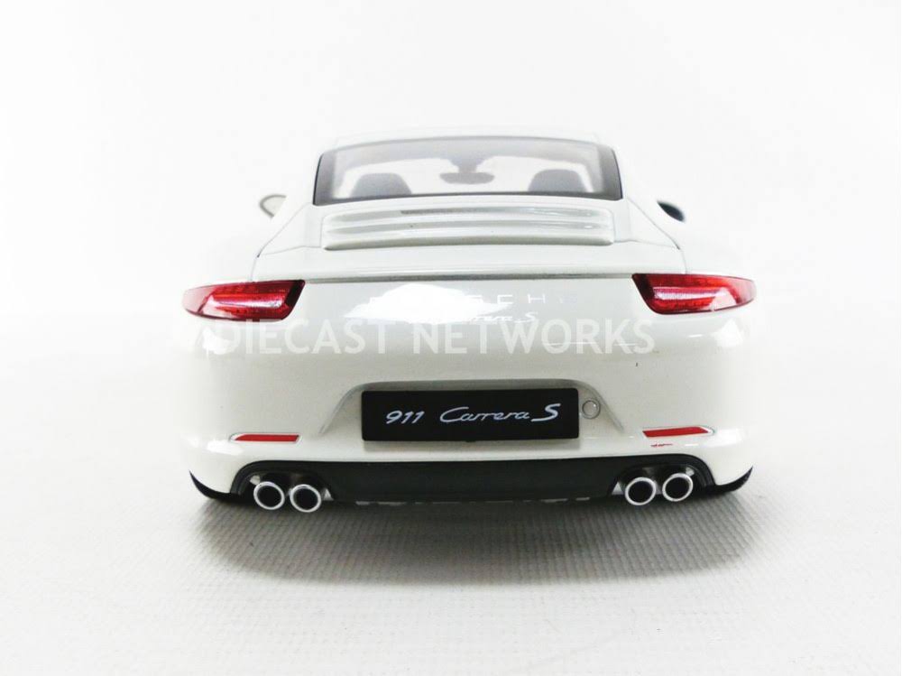 1/18 Porsche 911 Carrera S O897
